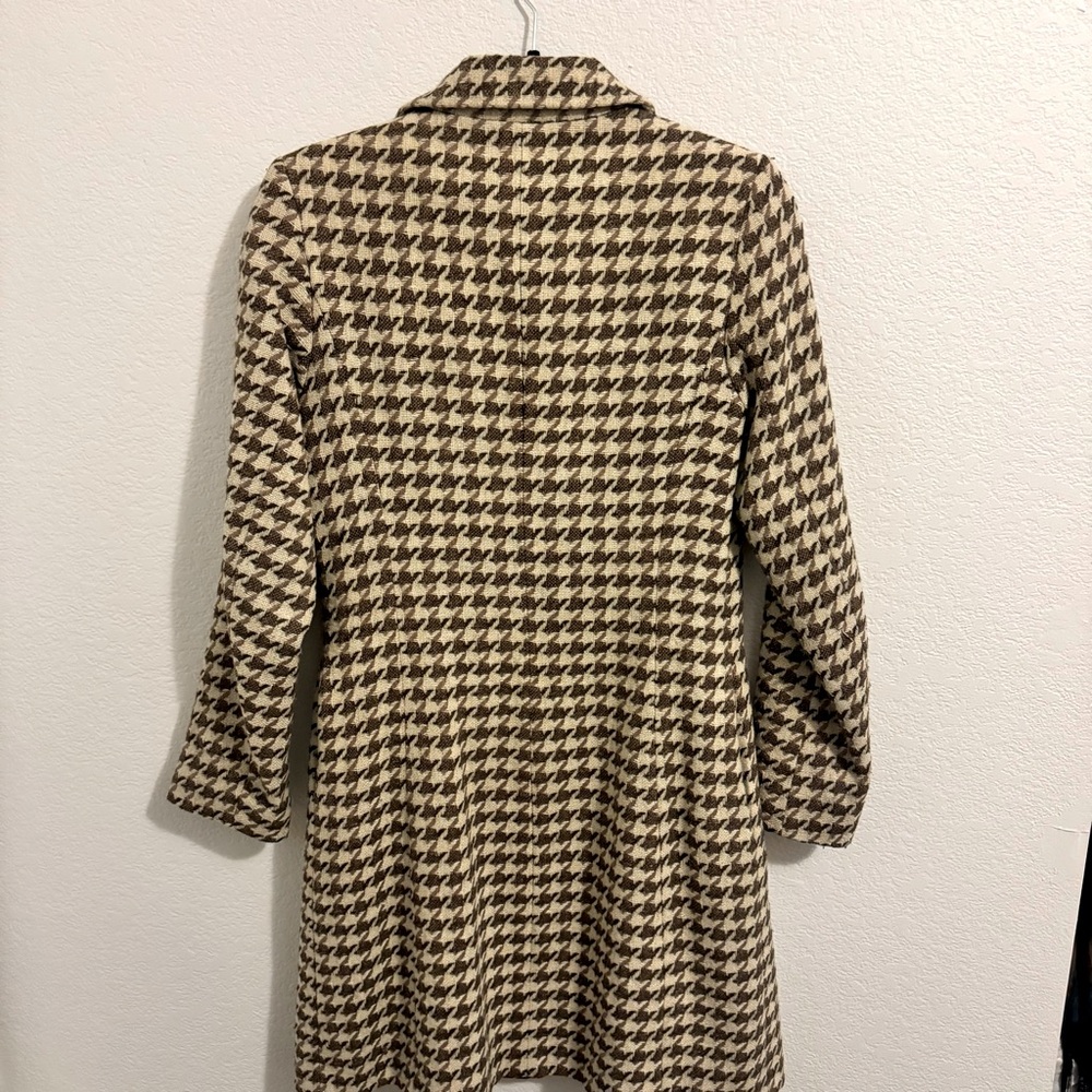 Charles Gray Classic Brown and Cream Coat with Houndstooth Pattern. Size… - Picture 10 of 17